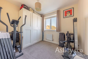 bed2- click for photo gallery